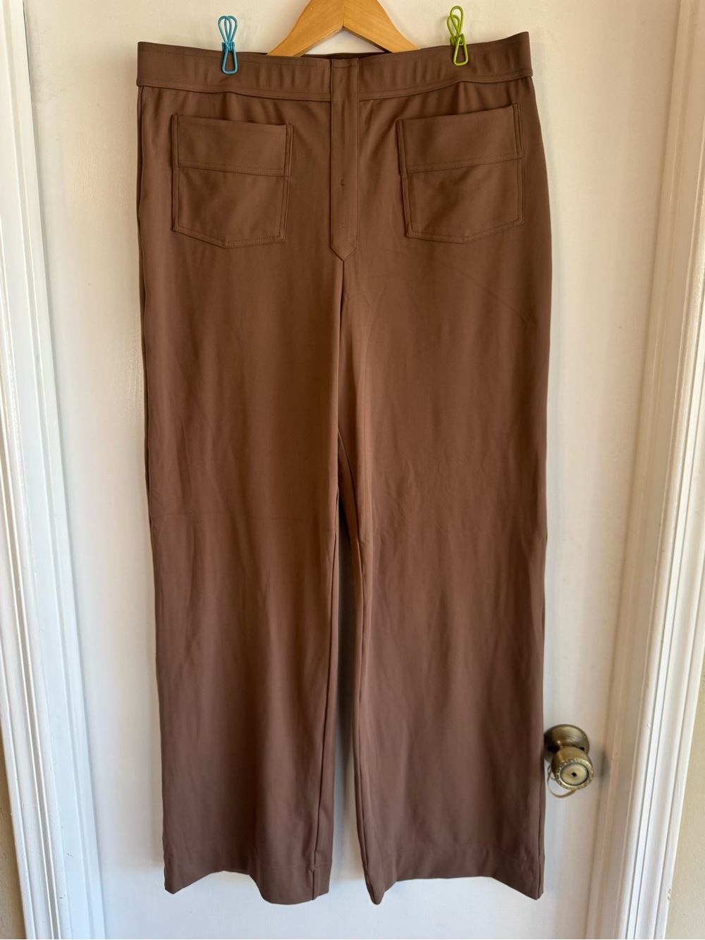 Halara DayStretch High Waisted Pockets Wide Leg Casual Pants, no bottoms.